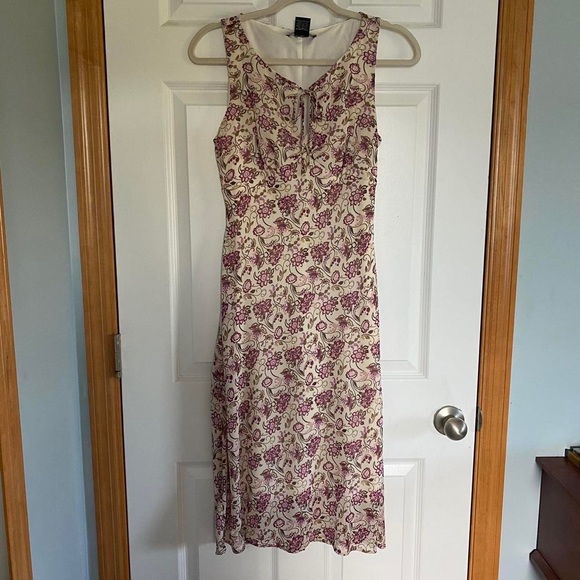 Dresses & Skirts - Vintage floral dress from the 2000s